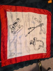UNQ De 50 Scarf Red White - Picture 1 of 5