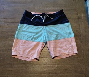 Costume da bagno uomo Old Navy Board Shorts 33" blu rosa a righe spiaggia elasticizzato - Foto 1 di 10