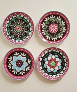 Juego de 4 Platos de Ensalada Postre VERA BRADLEY CUPCAKE ROSA ALFARERÍA 8" - Imagen 1 de 8