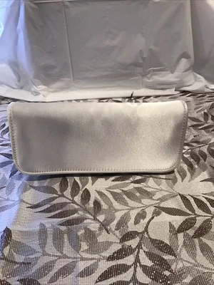 Bolso clutch de maquillaje Clinique blanco con espejo pequeño Foto 1 de 4