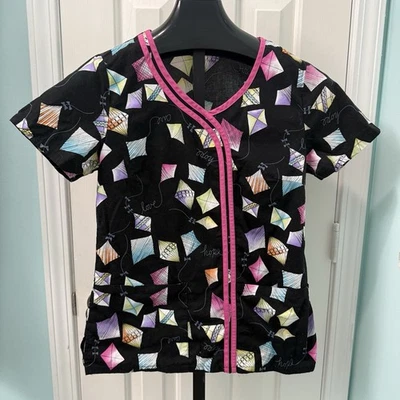 Scrub H.Q. Women’s Black Pink Multicolored Kites Scrub Top - Image 1 of 2