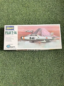 Hasegawa Japan Air Force Fuji T-1A Model Airplane Scale 1/72 - Picture 1 of 3
