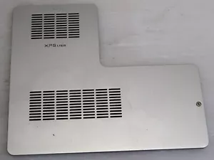 Dell XPS L701X, L702X, GENUINE MEMORY DOOR COVER, SILVER, 0M6PCJ - Foto 1 di 3