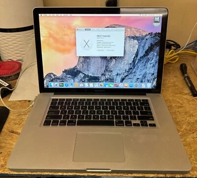 Apple MacBook Pro 15-inch February 2009 2.53GHz Intel Core 2 Duo (MB471LL/A) - Image 1 of 3