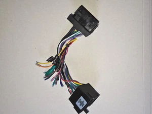 Radioadapter VW Audi Seat     ISO auf Quadlock plus Zusatzanschluß - Bild 1 von 7