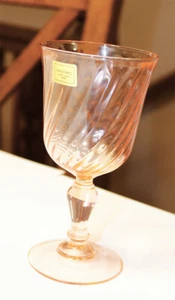 Juego de dos copas de vino Arcoroc rosa remolino rosalina tallos 5 3/4 pulgadas COMO NUEVAS - Imagen 1 de 1