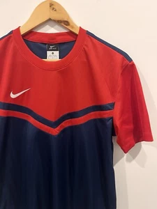 Nike Dri-Fit Men's Medium Shirt - Picture 1 of 6