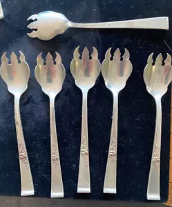 1 REED AND BARTON STERLING SILVER CLASSIC ROSE 1 ICE CREAM FORKS 6 AV. EACH - Picture 1 of 2