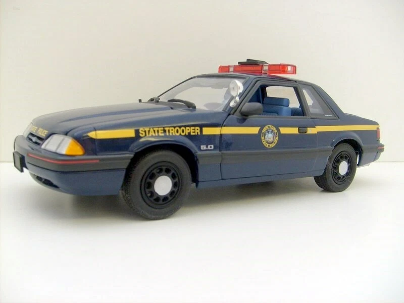 1/18 police 1988 SPECIAL SERVICE FORD MUSTANG NEW YORK  NYPD - Image 1 of 1