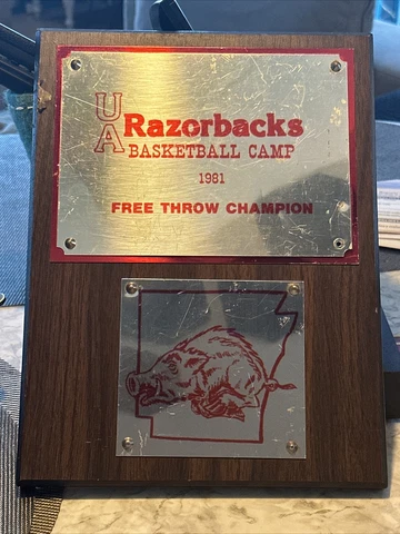 Arkansas Razorbacks Basketball 1981 Free throw Champion Lawyer Trophy RARE 9”x12 Cover