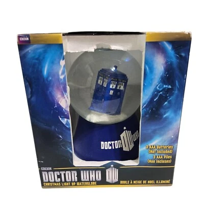 NEW BBC Doctor Who Tardis Light Up Waterglobe/Snow Globe NIB 7" - Image 1 of 4