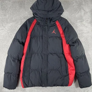 Chaqueta Jordan Puffer Para Hombre Pequeña Negra Roja Con Capucha Calce Suelto Invierno DA9806-010 - Imagen 1 de 8