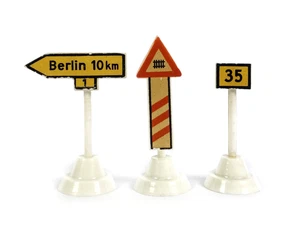 Lot 2512006 Wiking 3 Verkehrszeichen hoher Sockel für 1-40 Modelle, CS 1547 - Bild 1 von 4