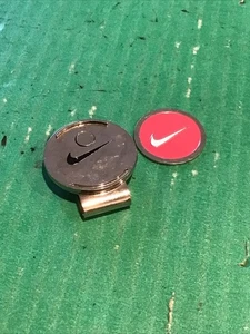 Nike Golfball Swoosh Pink Marker mit magnetischem Hutclip Damen Geschenk Strumpf Idee - Bild 1 von 5