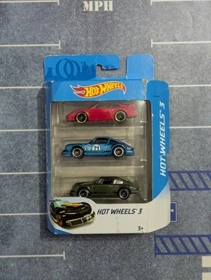 Hot Wheels Porsche Bundle - Image 1 of 4