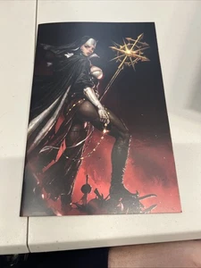 MARIAN HERETIC # 1 KYUYONG EOM VIRGIN EXCLUSIVE - Picture 1 of 2