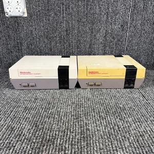 LOTE de 2 Consola Nintendo Entertainment System NES Gris (NES-001) Consola Solo 1985 - Imagen 1 de 13