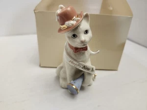 NEU Lenox KITTY NEW YEAR rosa Hut & Fliege Katze Kätzchen 4,5"  - Bild 1 von 5