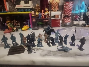 Vintage Marks Civil War And Cowboy Toy Soldier Lot - Picture 1 of 8