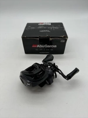 Carrete de pesca Abu Garcia Spike Baitcasting para zurdos Spike LP-LG manivela-L 5,4:1 Foto 1 de 4