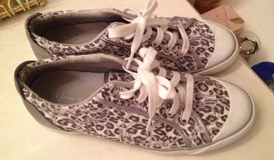 Zapatillas deportivas Coach estampado leopardo moda bronce lona cuero ribete 9 M Foto 1 de 4