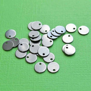 10 etiquetas de acero inoxidable perfectas para estampar 8 mm x 0,5 mm - MT006 - Imagen 1 de 2