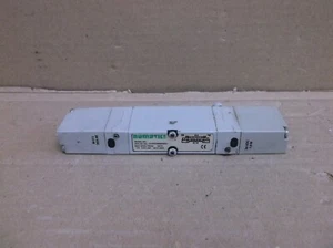 051BB500M000061 Numatics Manifold Solenoid Valve - Picture 1 of 4