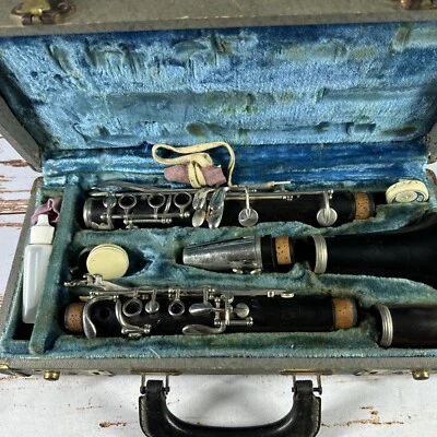 Clarinete vintage Conn Director Bb para piezas o arte de lámpara Foto 1 de 4