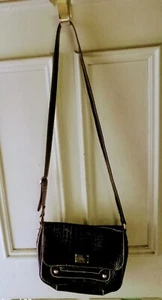 Liz & CO. Medium Size Purse Shoulder Bag Black Faux Leather Croc Rep Embossed - Picture 1 of 6