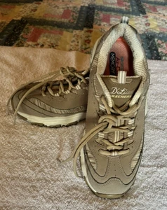 Sketchers D’lites Women’s 8.5 Low Top Lace Up Taupe Tennis Shoes Sneakers  - Picture 1 of 12