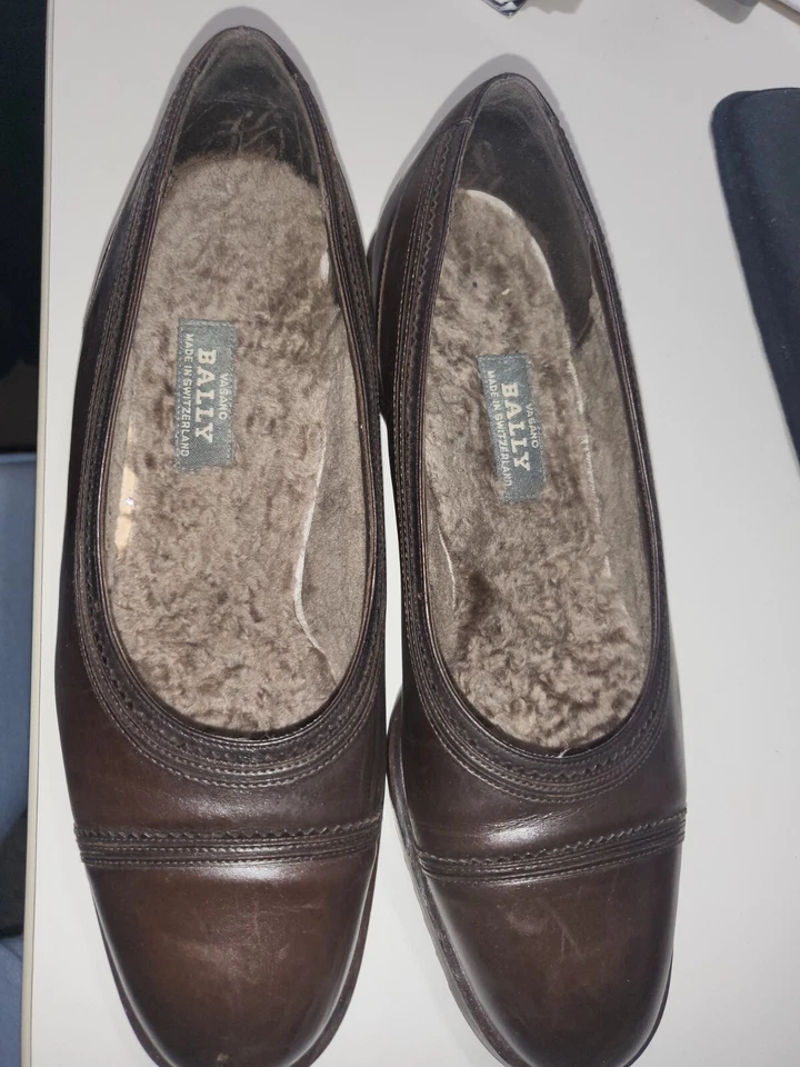 Bally Vasano Brown Leather Slipon Pumps w/ Shearling Lining - US 8  lightly worn - Image 1 of 3