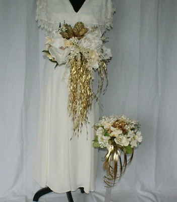 Ramo de novia y dama de honor dorado y glamoroso de seda marfil y dorado Foto 1 de 4