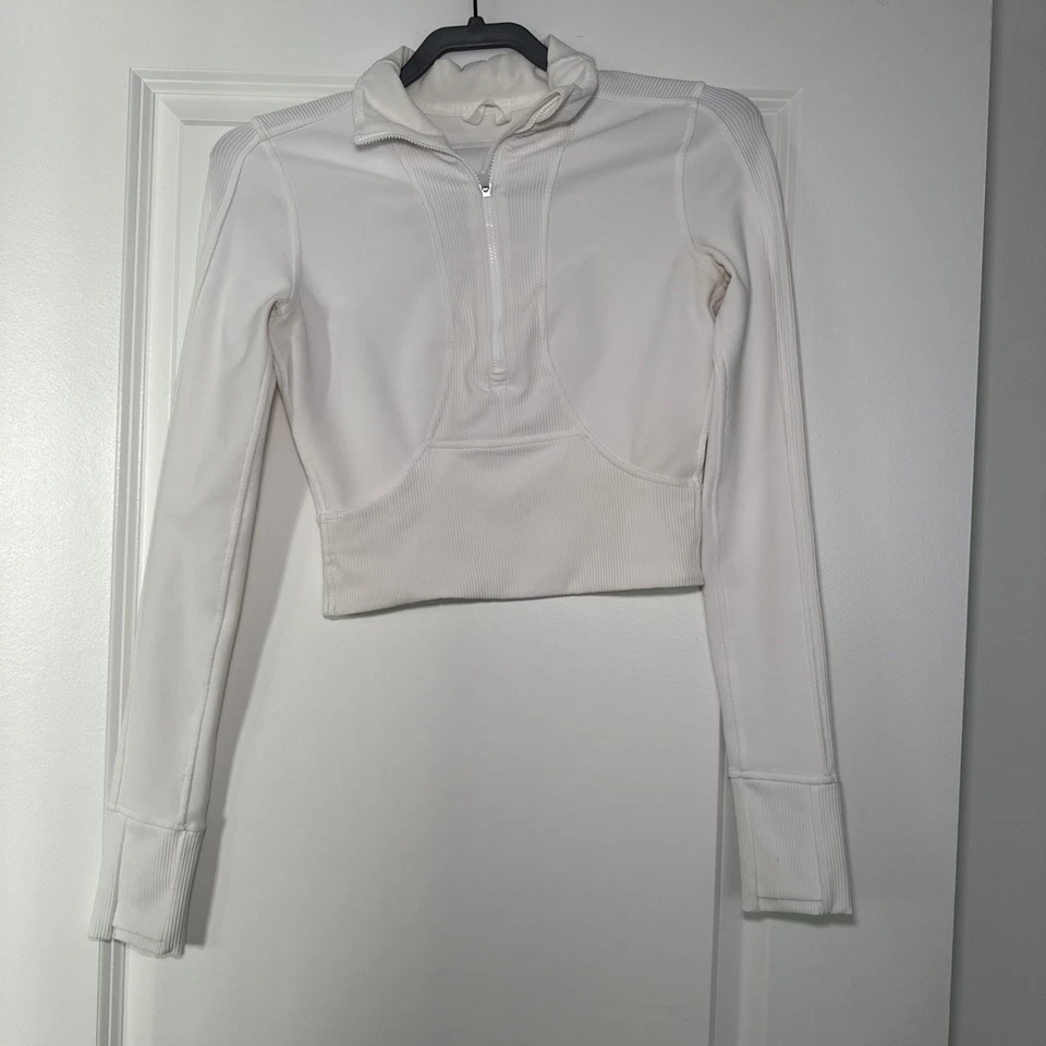Lululemon Women's Cropped Quarter-Zip White Longsleeve Size 4 Thumb Holes - Image 1 of 2