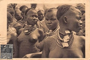 Chad - Young girls of the Moundang ethnic group in Léré - Photograph René Moreau - Picture 1 of 2