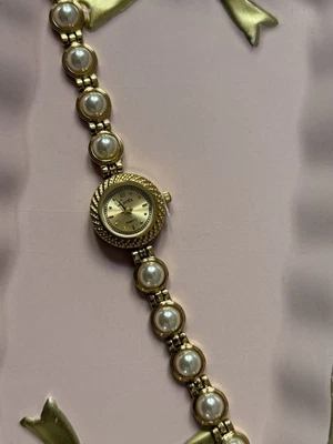 Vintage style Pearl Watch  - Image 1 of 4