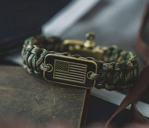 Pulsera Survival Paracord con Diseño de Camuflaje y Bandera de Estados Unidos Día del Padre, Cumpleaños - Imagen 1 de 5