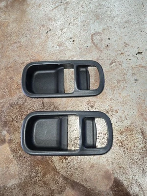 Manija de puerta Nissan 240sx S13 moldura lado conductor y pasajero Foto 1 de 4