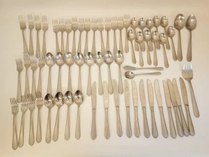 64 pieces Hampton Rachelle Frost 18/10 stainless flatware Korea - Foto 1 di 14