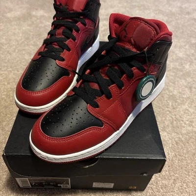 Новый в коробке Air Jordan 1 середины GS черный/белый спортзал красный размер 7Y  - Изображение 1 из 4