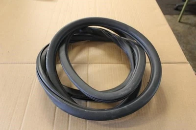 2015 2016 2017 2018 CADILLAC ESCALADE ESV PASSENGER FRONT DOOR JAMB WEATHERSTRIP - Image 1 of 4