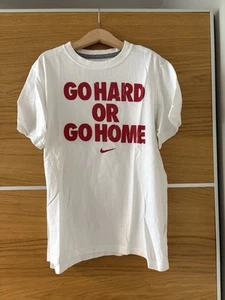 Nike Boys Slogan T-shirt White Red Size Medium - Picture 1 of 3