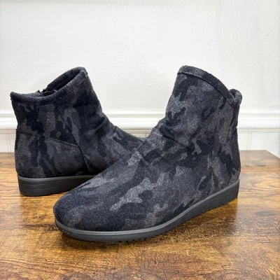 Soul by Naturalizer Size 9.5 Wide Indie Ankle Boots Camo Water Repellent Fleece - Image 1 of 4