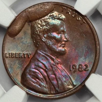 1982 NGC MS63 Large Retained Die Break Lincoln Cent Mint Error Wow Rainbow Toned - Image 1 of 4
