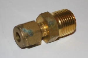 1/4" OD Tube x 3/8" MNPT Brass Male Tube Connector Swagelok - Picture 1 of 1