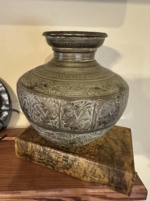 "Antigua olla Kalash hecha a mano Ganga Jamuna de latón antiguo 8"" X 8""" Foto 1 de 4