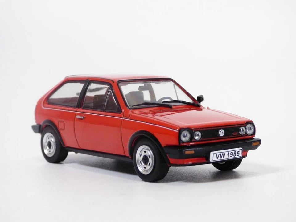 Volkswagen Polo II Coupé GT Rouge 1/43 VW 1985 86c - Imagem 1 de 1