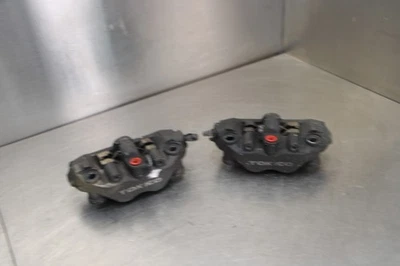 05-06 HONDA CBR600RR 600RR RIGHT LEFT FRONT BRAKE CALIPER SET PAIR CALIPERS Foto 1 de 4