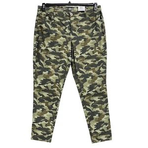 Style & Co SZ 22W Curvy Skinny Jeans Camo Mid-Rise Stretch Zip-Fly Pockets Green - Picture 1 of 10