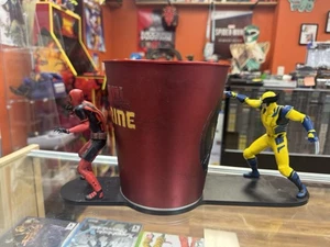 Cubo palomitas de maíz de la película Deadpool y Wolverine de Marvel 130 oz figuras Deadpool - Imagen 1 de 7