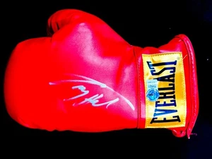 Larry Holmes Signed Everlast Boxing Glove Beckett Certified - Picture 1 of 1